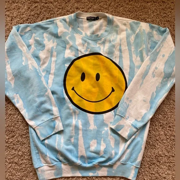 Blue and white Tie Dye smiley face shirt🙂NastyGal Collection - Picture 5 of 6